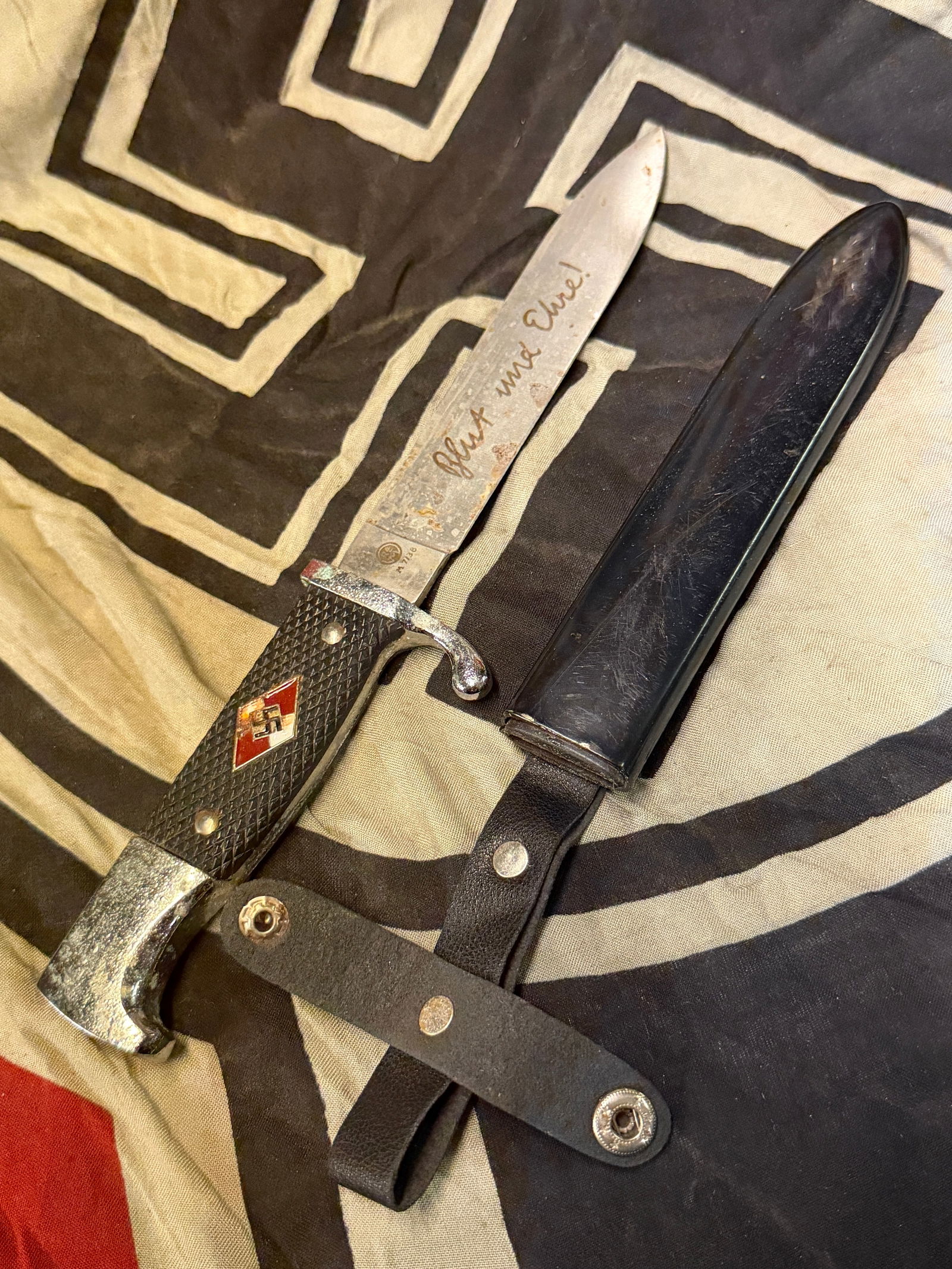 WW2 GERMAN "BLUT UND EHRE!" HITLER YOUTH DAGGER BY RZM M7/38: WW2 GERMAN "BLUT UND EHRE!" HITLER YOUTH DAGGER BY RZM M7/38. A VERY RARE FIND. SHOWS GOOD WEAR AND USE WITH A BEAUTIFUL OVERALL PATINA. COMES WITH THE ORIGINAL SCABBARD. PLEASE VIEW ALL DETAILED PICT