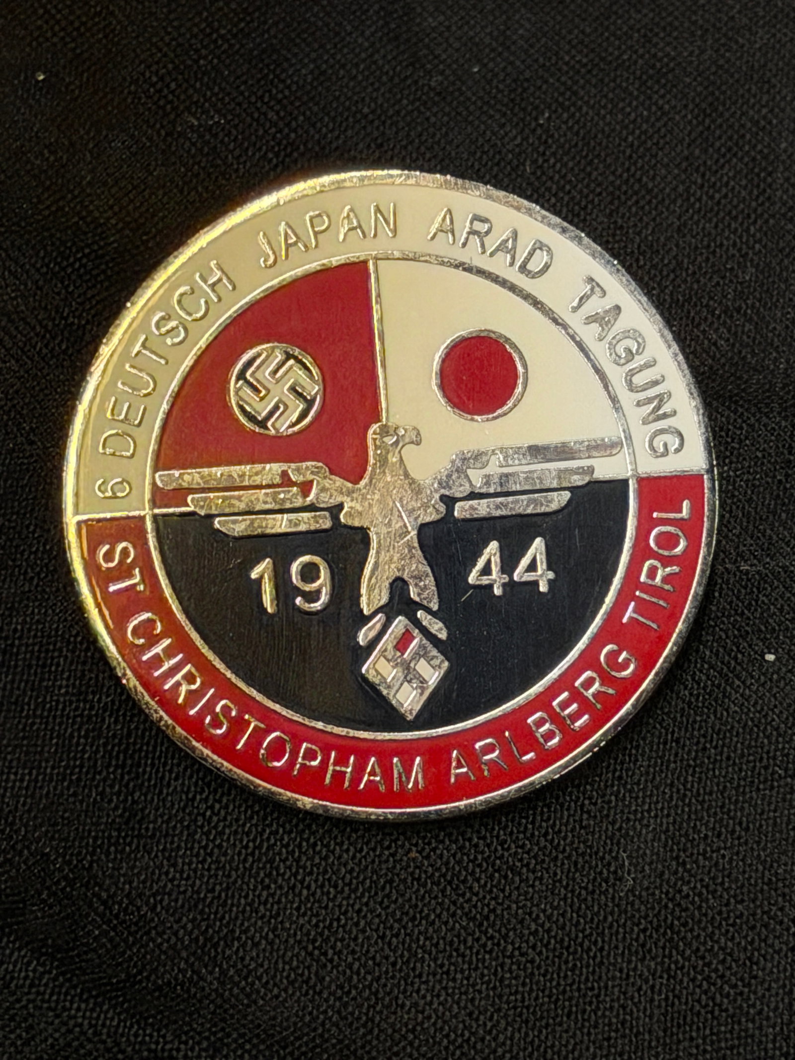 1942 WW2 Germany and Japan Alliance Enameled Pin Badge By RZM M1/122: 1942 WW2 Germany and Japan Alliance Enameled Pin Badge By RZM M1/122. Shows good wear and use with a beautiful overall patina. Please view all detailed pictures. A scarce example of the time period.