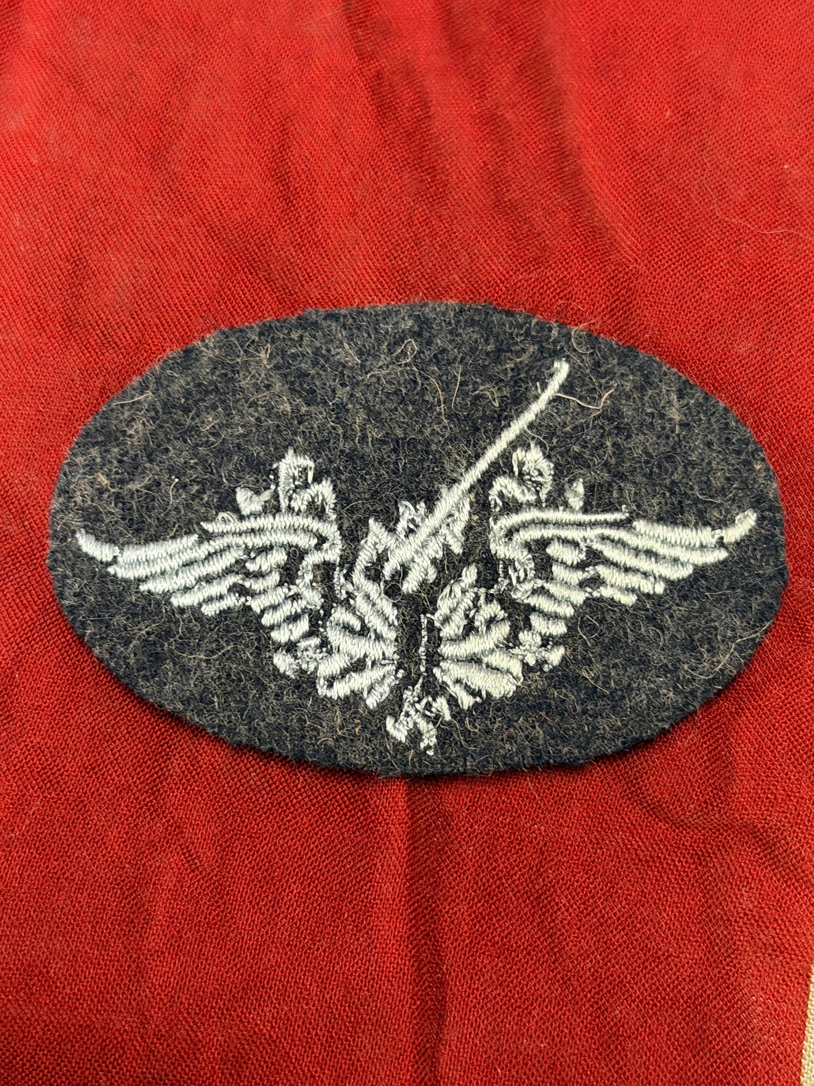 WWII German Luftwaffe (Airforce) FLAK ARTILLERY PERSONNEL BADGE: WWII German Luftwaffe (Airforce) FLAK ARTILLERY PERSONNEL BADGE. (Flakartillerie Tätigkeitsabzeichen). On entering Luftwaffe, (Air-Force), service EM/NCO personnel were assigned and trained for a spe