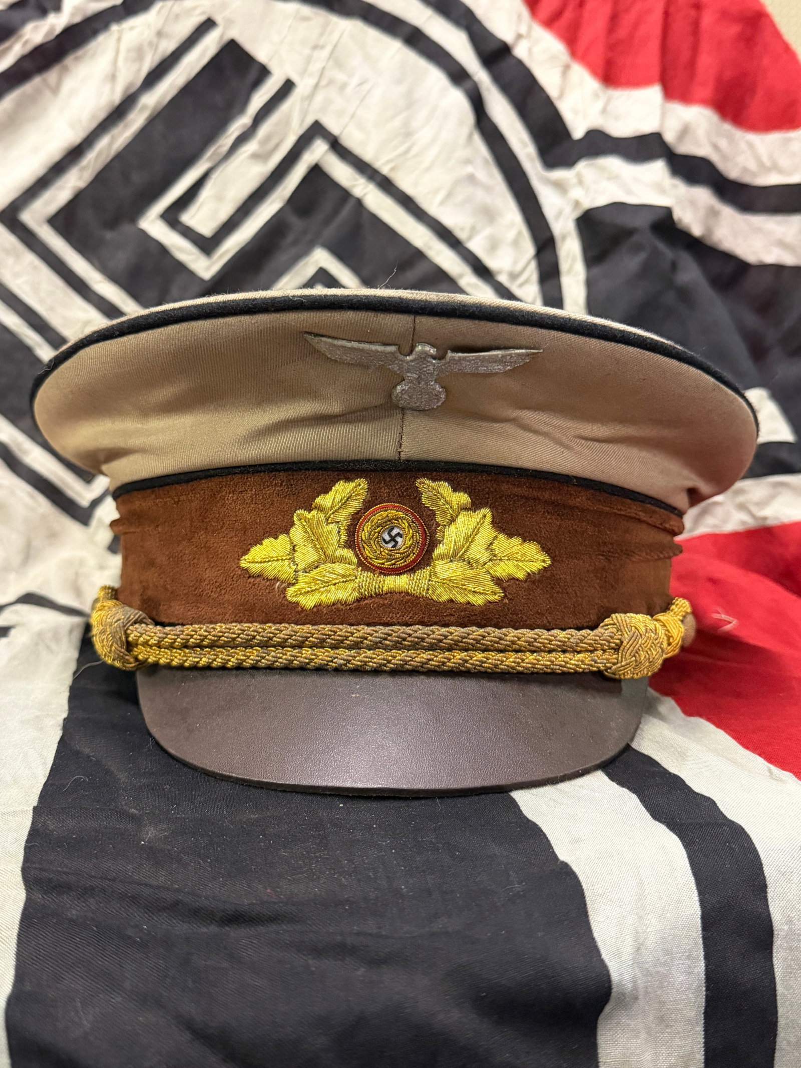 Rare WW2 German Third Reich NSDAP Political Leaders Kreisleitung Peaked Cap By Sonder Klasse: Rare WW2 German Third Reich NSDAP Political Leaders Kreisleitung Peaked Cap By Sonder Klasse. Shows good wear and use with a beautiful overall patina. Very well made with no missing pieces. Please vie