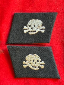 PAIR OF WW2 GERMAN TOTENKOPF DEATH'S HEAD COLLAR TABS WITH RZM PAPER TAG