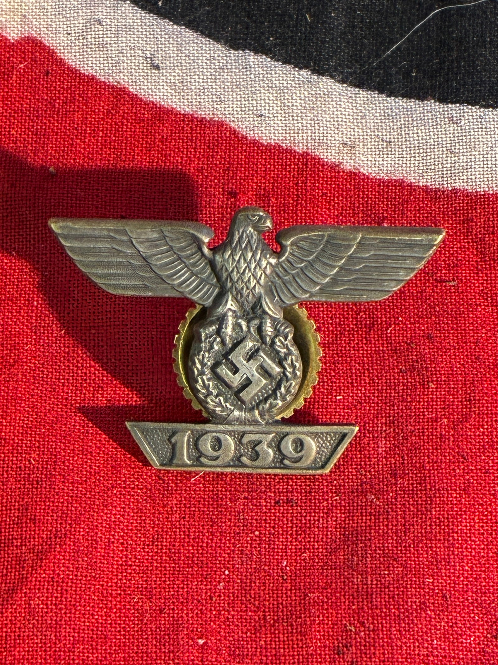 WW2 German 1939 Clasp to Iron Cross 1st Class: WW2 German 1939 Clasp to Iron Cross 1st Class. A rare find. Shows good wear and use with a beautiful overall patina. Please view all detailed pictures. A rare find.