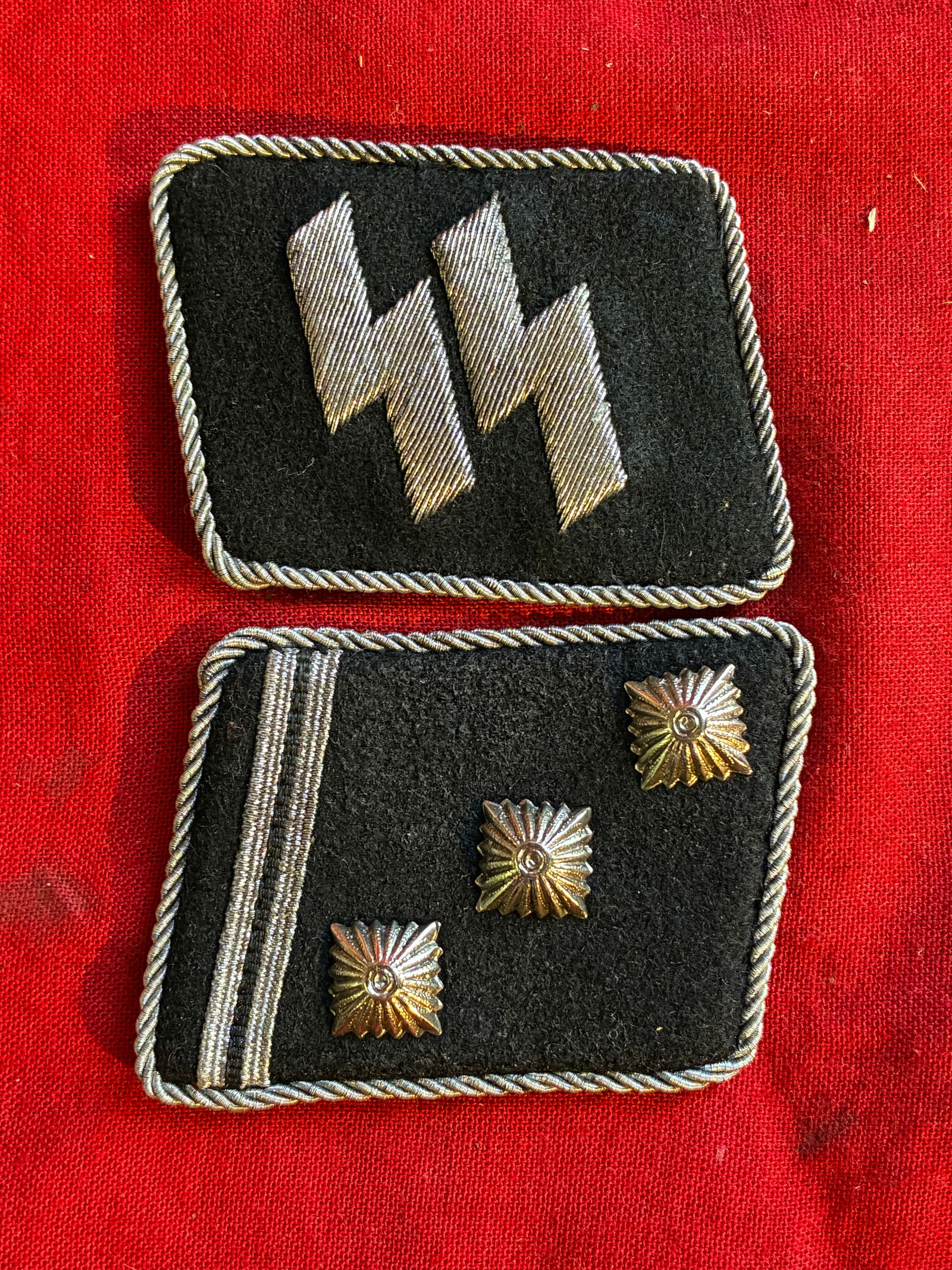 WWII GERMAN WAFFEN OBERSTURMBANNFÜHRER OFFICER COLLAR TABS SET WITH RZM PAPER TAG: WWII GERMAN WAFFEN OBERSTURMBANNFÜHRER OFFICER COLLAR TABS SET WITH RZM PAPER TAG. AN ULTRA RARE FIND THAT IS IN MINT OVERALL SHAPE AND CONDITION WITH A BEAUTIFUL OVERALL PATINA. PLEASE VIEW ALL DETA