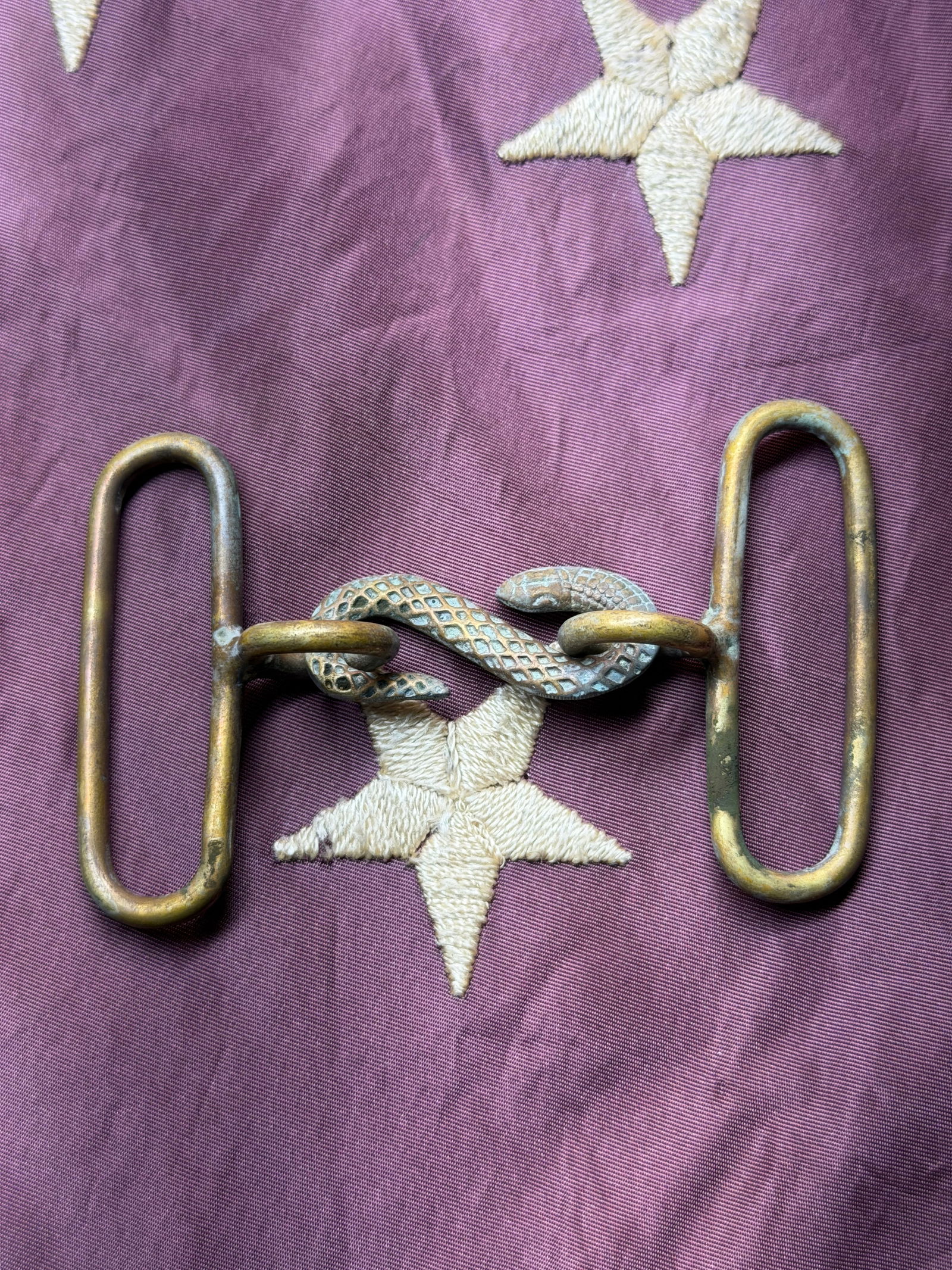 RARE CIVIL WAR CONFEDERATE CSA SERPENT SNAKE 2-PIECE BELT PLATE BUCKLE: RARE CIVIL WAR CONFEDERATE CSA SERPENT SNAKE 2-PIECE BELT PLATE BUCKLE. A VERY RARE FIND. SHOWS GOOD WEAR AND USE WITH A BEAUTIFUL OVERALL PATINA. HAS A GREAT LOOK TO IT WITH AN EXCELLENT OVERALL EYE