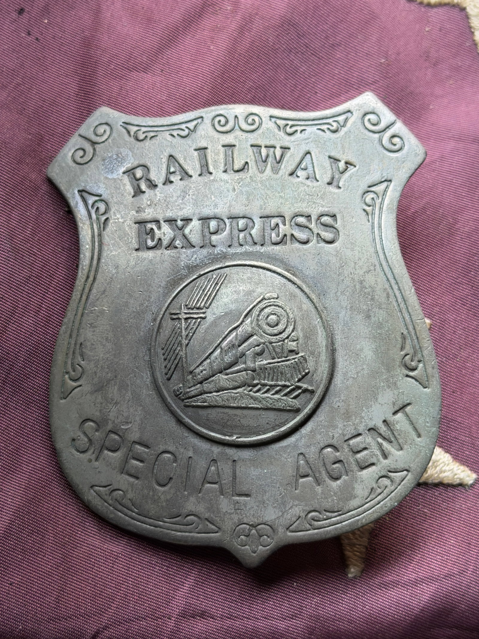 Railway Express Agency “Special Agent?? Badge – Early 20th Century: Railway Express Agency “Special Agent” Badge – Early 20th Century. This heavy metal badge, marked “Railway Express Special Agent”, is an authentic emblem issued by the Railway Expres