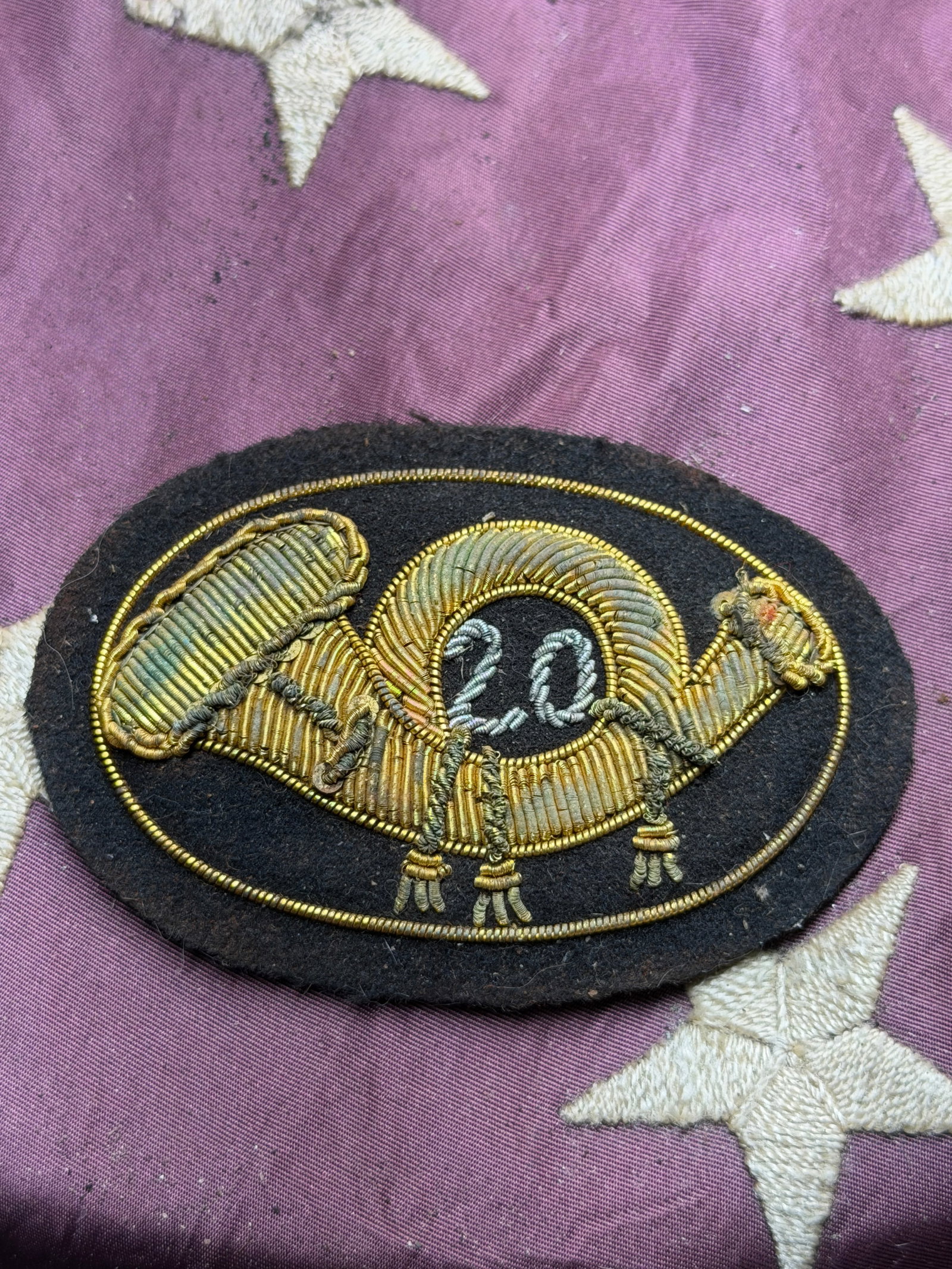 Civil War 20th Infantry Regiment (Union Army) Bullion Cloth Headgear Badge By John A. Baker: Civil War 20th Infantry Regiment (Union Army) Bullion Cloth Headgear Badge By John A. Baker. The hunting horn (bugle) symbolized infantry in U.S. military insignia throughout the Civil War. Hand-embro