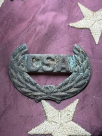 CIVIL WAR CONFEDERATE CSA WITH WREATH HEADGEAR BADGE INSIGNIA