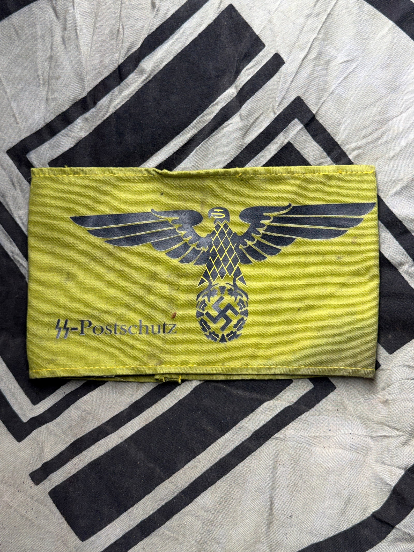 EARLY WW2 GERMAN STRIGHT WINGS WAFFEN-SS POSTSCHUTZ ARMBAND: EARLY WW2 GERMAN STRIGHT WINGS WAFFEN-SS POSTSCHUTZ ARMBAND