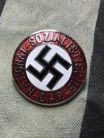 SCARCE WW2 GERMAN NSDAP ENAMELED PIN BADGE