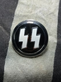 WWII SS German Party Enameled Lapel Pin Badge By Ges. Gesch. RZM M1/4