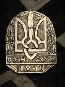WW2 GERMAN UKRAINIAN SOLDIER BADGE - SCREW BACK