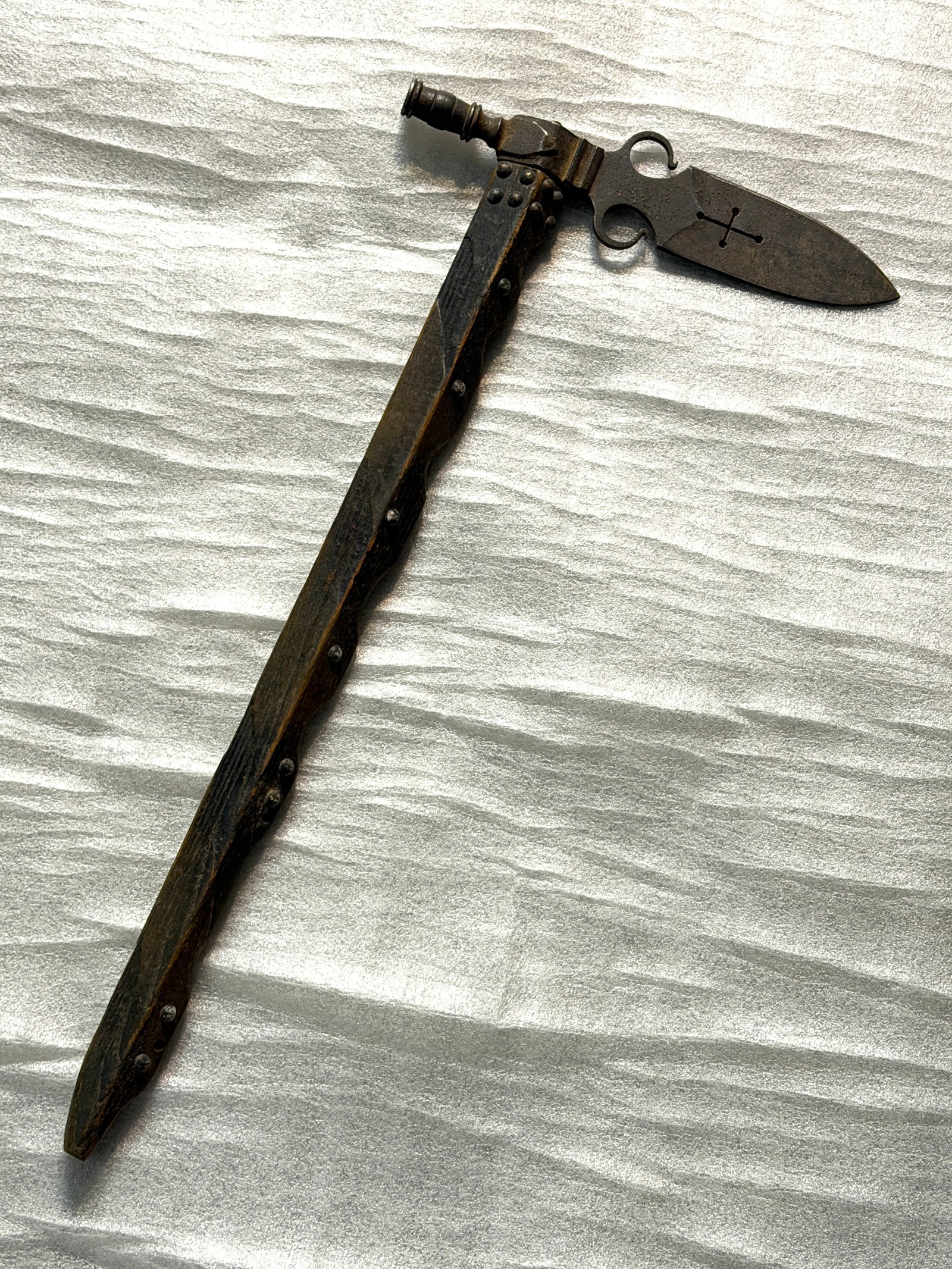 19th Century Native American Pipe Tomahawk Used By Pawnee Tribe, Plains Indian War Era: 19th Century Native American Pipe Tomahawk Used By Pawnee Tribe, Plains Indian War Era. This remarkable artifact is a Plains Indian pipe tomahawk, attributed to Pawnee tribal use during the mid-to-lat