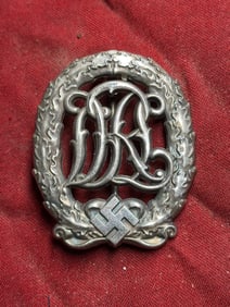 WW2 German Sports Badge in Silver, 1930s–19400s D.R.G.M. 35269