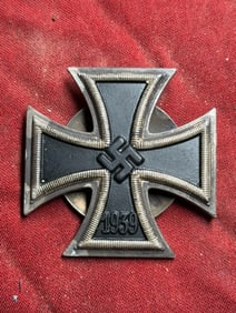 WW2 German Iron Cross, 2nd Class, 1939 (Eisernes Kreuz II. Klasse)
