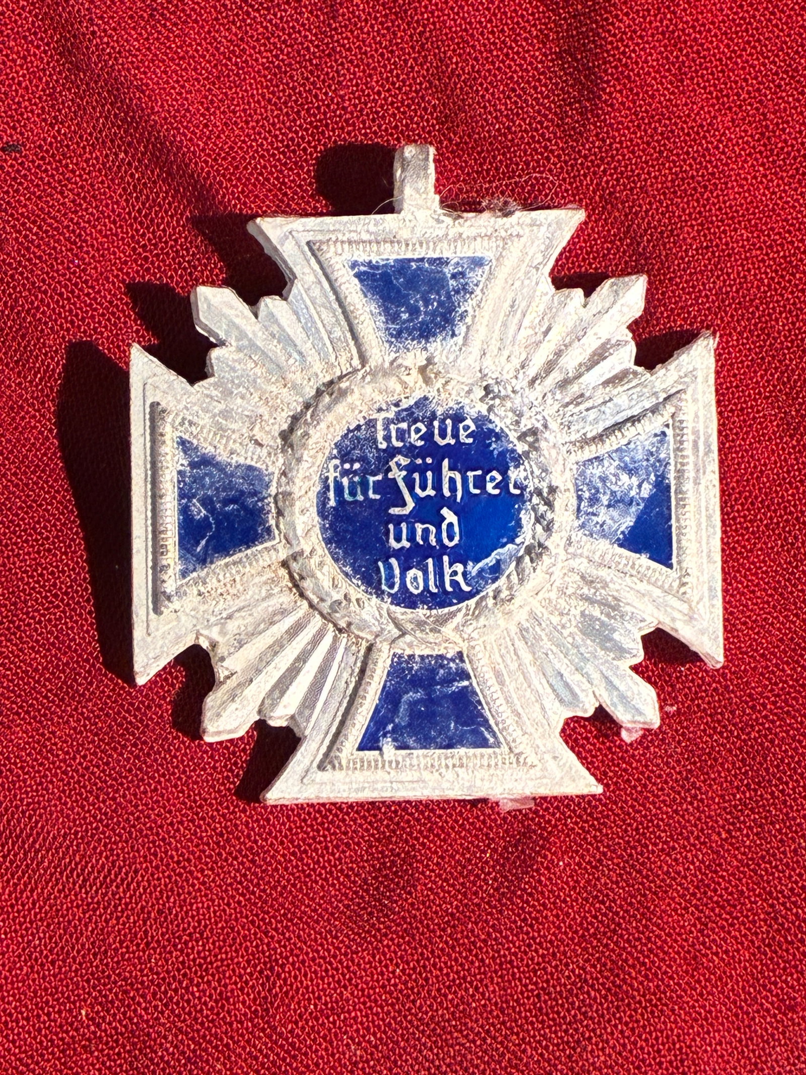 WW2 German Party Long Service Award 15 Years 2nd Class: WW2 German Party Long Service Award 15 Years 2nd Class. A rare find. Shows good wear and use. Please view all detailed pictures.
