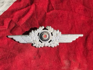 WW2 German Luftwaffe Officer’s Visor Cap Cockade & Wreath (c. 1935–1945)