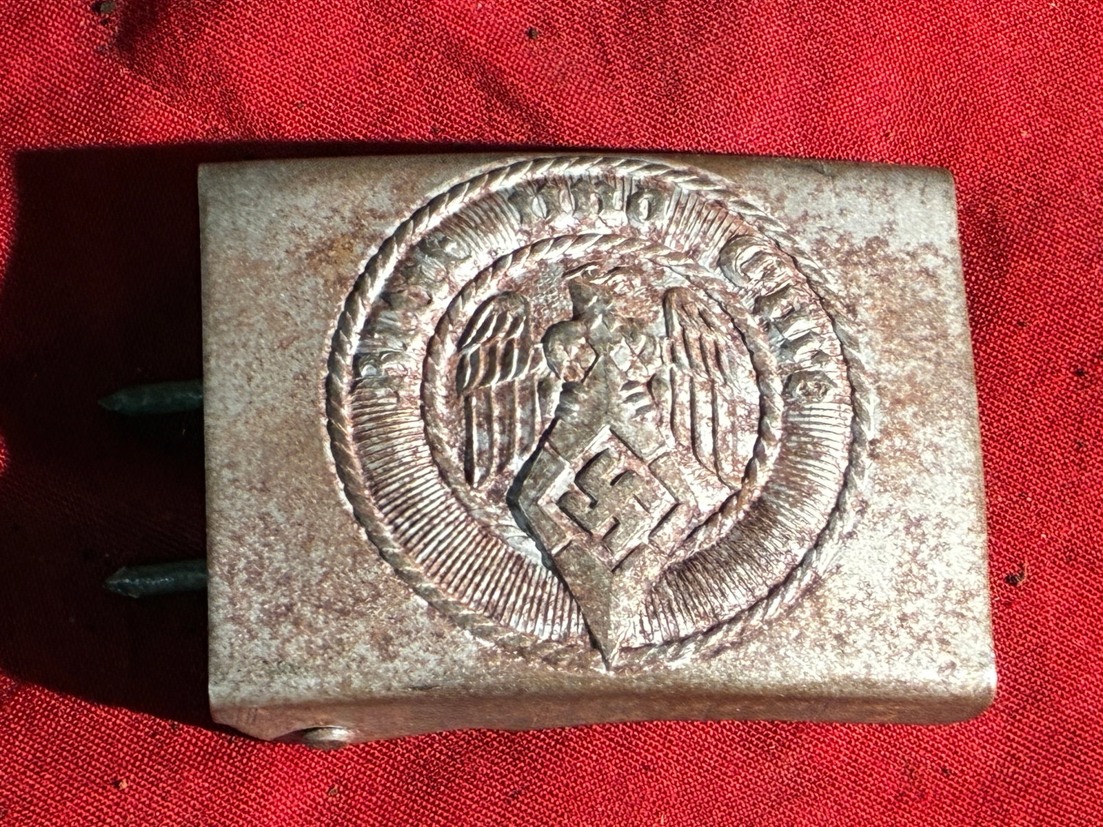 Rare WW2 German Hitler Youth Belt Buckle: Rare WW2 German Hitler Youth Belt Buckle. A rare find. Shows good field use, wear and tear. Please view all detailed pictures. A rare artifact.