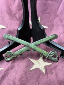 Civil War Crossed Sabers Insignia
