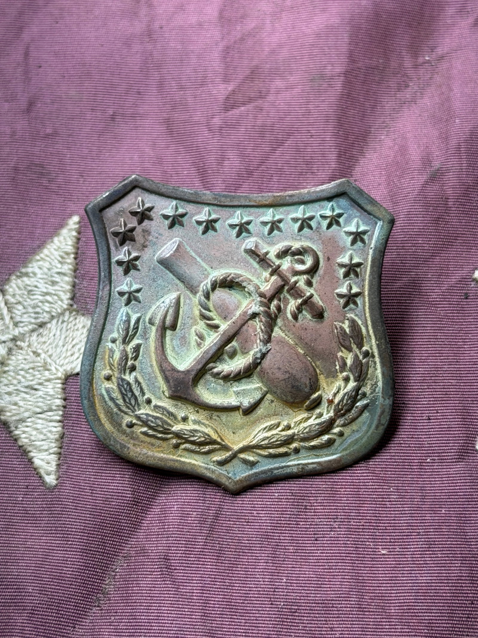 Civil War Union Army IX Corps Officer’s Badge: This gilt-brass badge represents the IX (Ninth) Army Corps of the Union Army, identifiable by its prominent anchor, the official symbol of the corps during the American Civil War. The anchor is set wi
