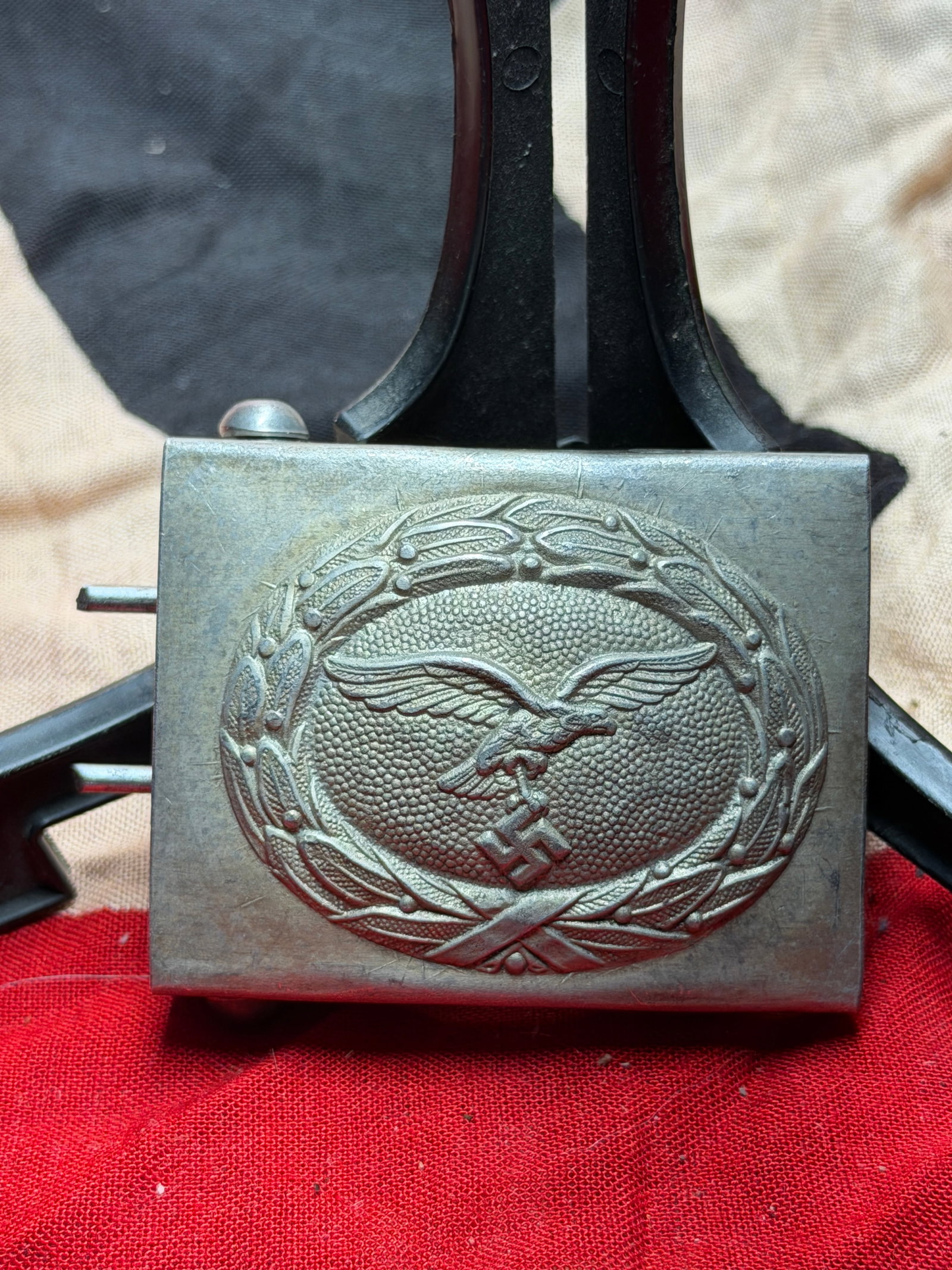 WW2 German Luftwaffe Enlisted Man’s Belt Buckle, Third Reich Period: This object is an original German military belt buckle issued to enlisted personnel of the Luftwaffe (German Air Force) during the National Socialist period. Constructed of stamped aluminum, the buckl