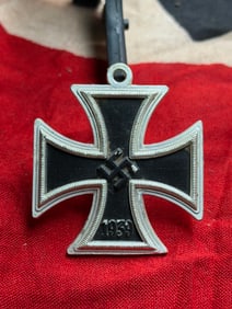 WW2 German Iron Cross, Second Class (Eisernes Kreuz II. Klasse)