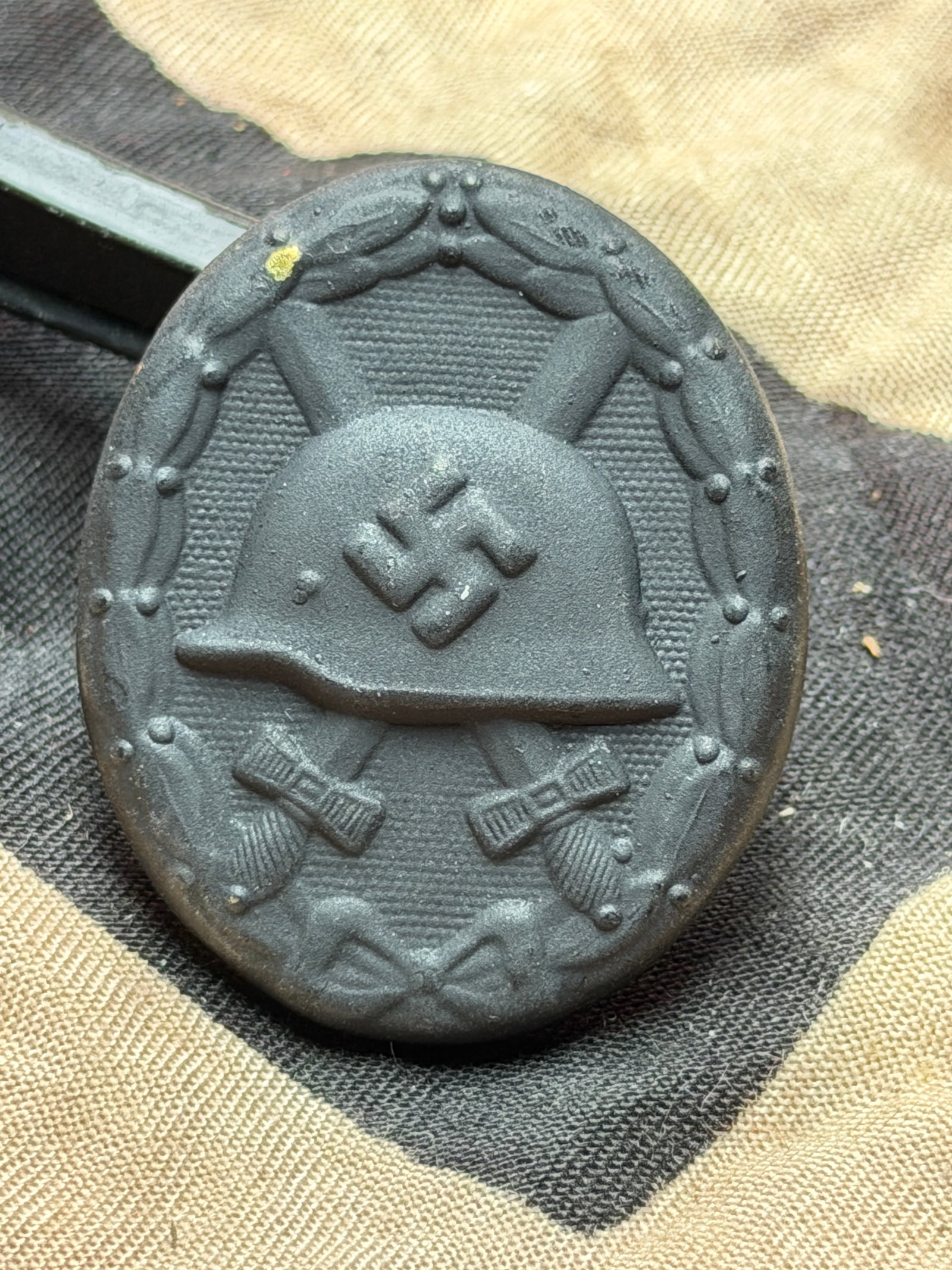 Wound Badge in Black (Verwundetenabzeichen in Schwarz), WW2 Germany: This black-grade German Wound Badge (Verwundetenabzeichen in Schwarz) was instituted in 1939 and awarded to members of the German armed forces who were wounded once or twice in combat, or injured by e