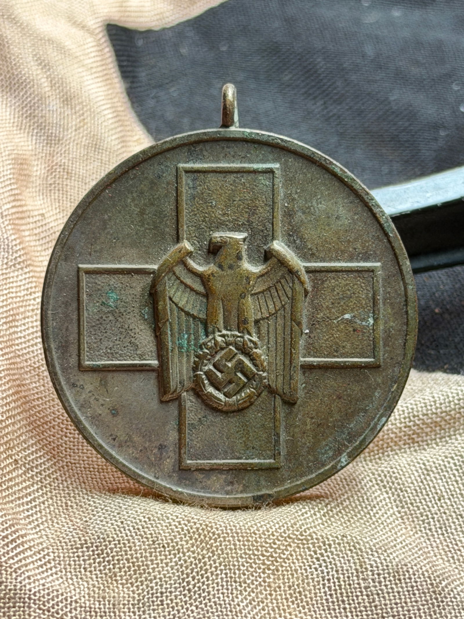 WW2 German Social Welfare Medal (Medaille für Deutsche Volkspflege): This medal is the German Social Welfare Medal (Medaille für Deutsche Volkspflege), awarded during the Third Reich to recognize service in social welfare, public assistance, and charitable work deemed