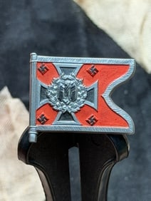 WW2 German Winterhilfswerk (WHW) Flag Tinnie Donation Badge