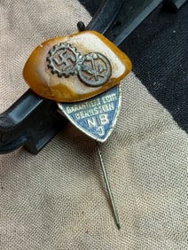 WW2 German Winterhilfswerk (WHW) Donation Badge