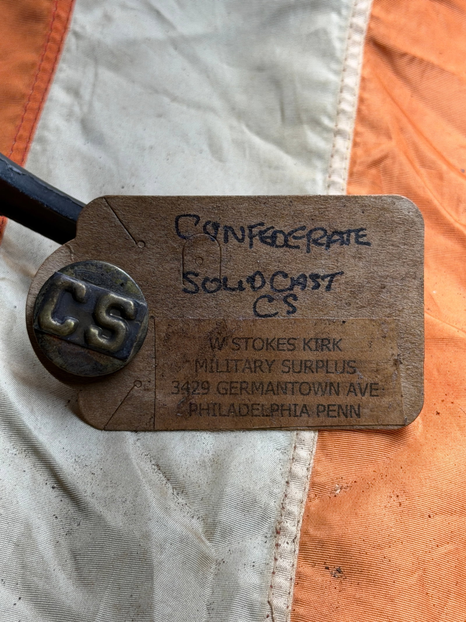 Civil War Confederate “CS?? Coat Button (Solid Cast): This solid-cast brass coat button bears the raised initials “CS,” signifying the Confederate States of America. Produced during the American Civil War (1861–1865), such buttons were worn on