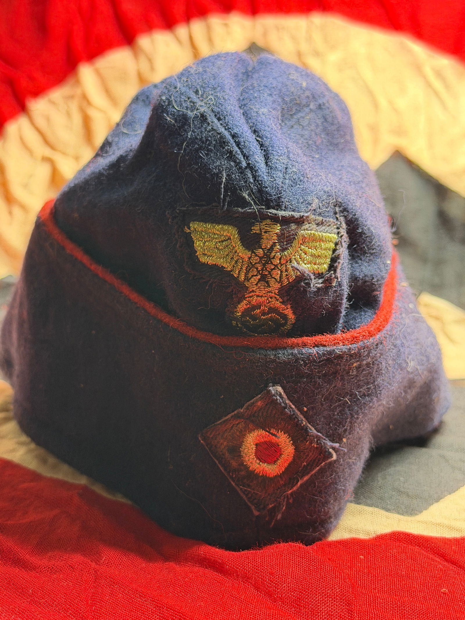 WW2 German German Reichsbahn Overseas Cap (Schiffchen), Railway Employee: This artifact is an overseas-style side cap (Schiffchen) associated with civilian employees of the Deutsche Reichsbahn, the German National Railway, during the Second World War period. Constructed fro