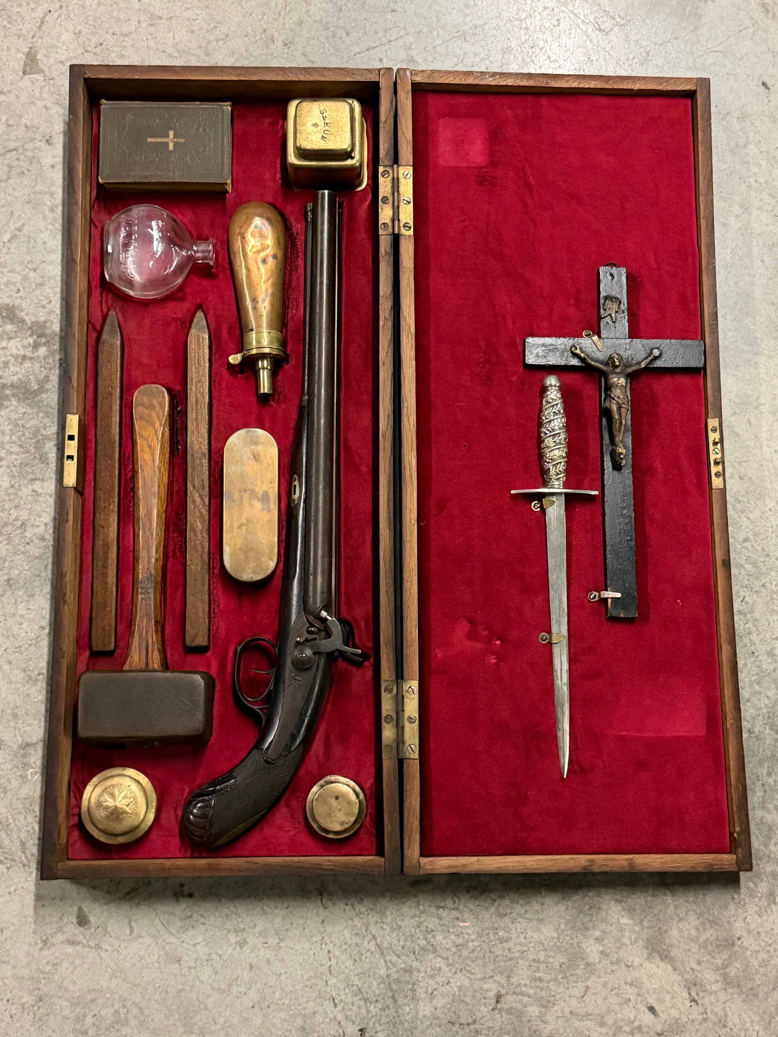 Antique 1800's Vampire Slaying Kit in Fitted Case with Percussion Pistol, Dagger & Religious (1 of 16)