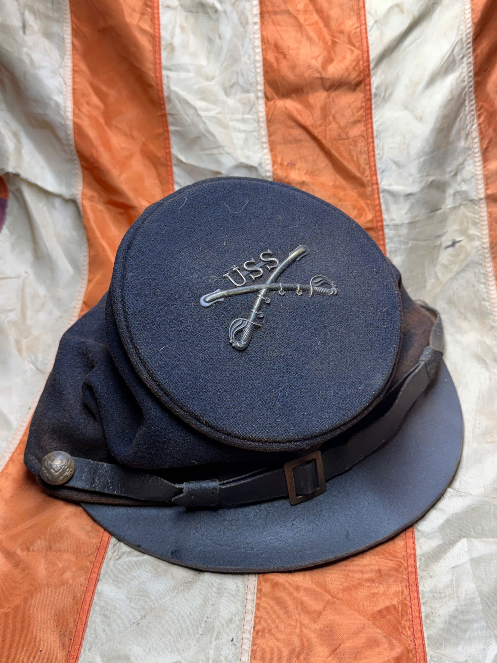 U.S. Civil War Cavalry Forage Cap (Kepi) with USS Crossed Sabers Insignia (1 of 10)