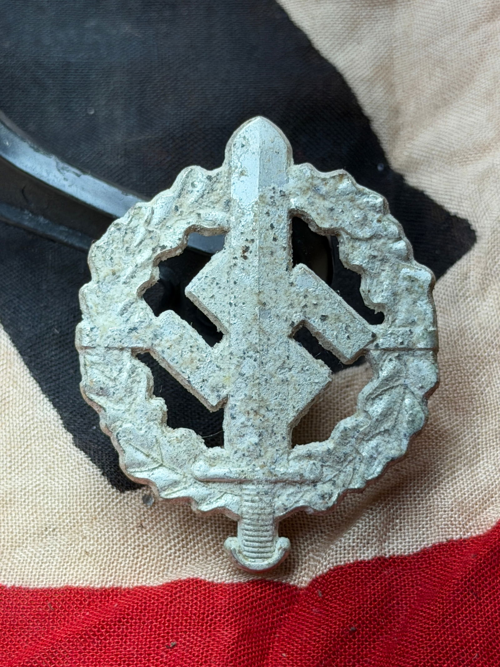 WW2 German SA Sports Badge in Silver (SA-Sportabzeichen), Germany, c. 1933–1945: German SA Sports Badge (SA-Sportabzeichen) in silver, awarded during the Third Reich period. Instituted in 1933, the SA Sports Badge recognized proficiency in physical fitness and athletic disciplines