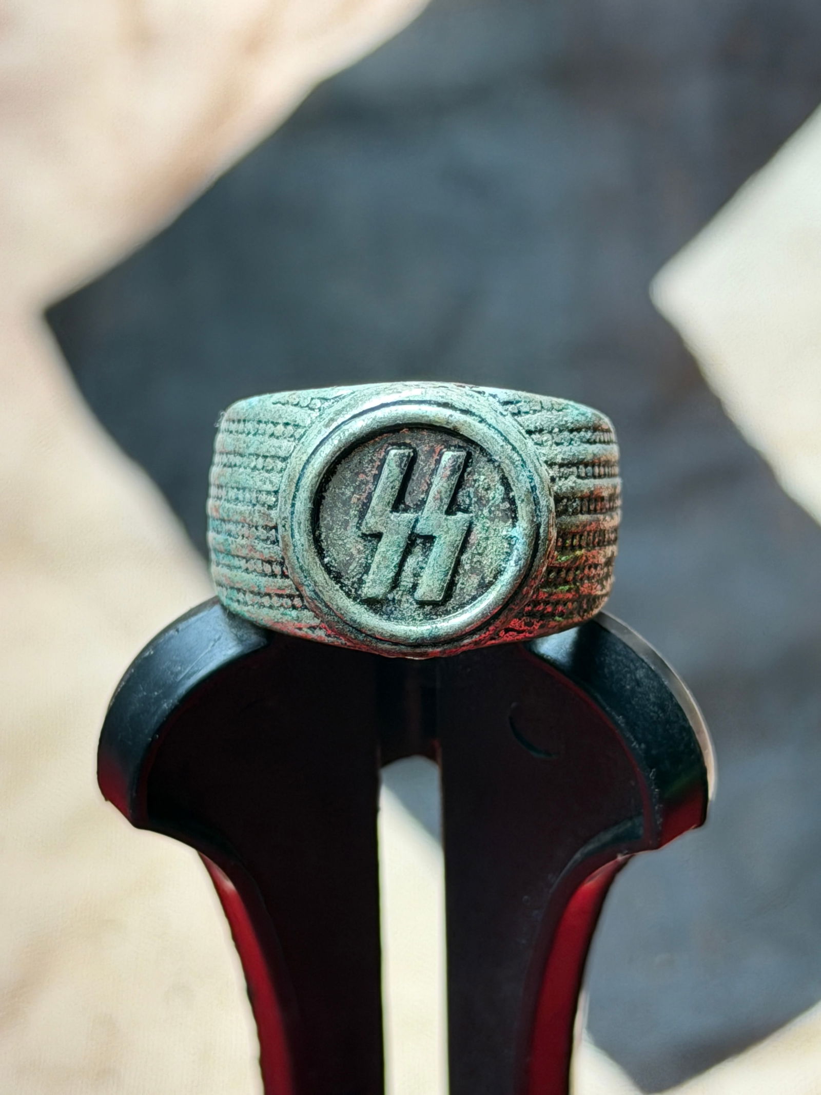 WW2 German Waffen-SS Membership Ring (Totenkopfring Type, Without Skull) (1 of 4)