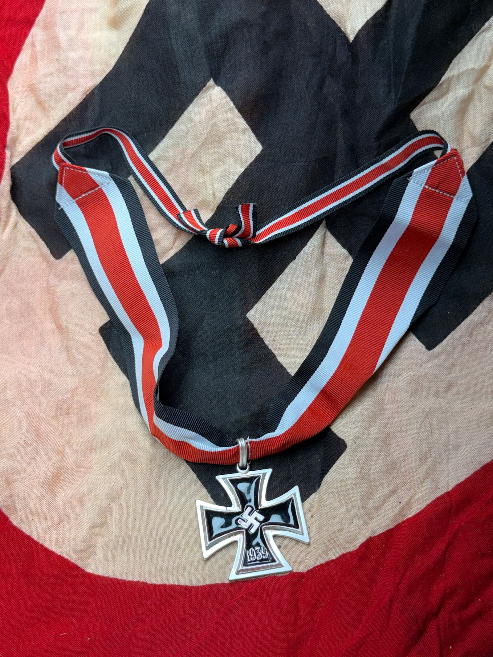 WW2 German Iron Cross, Second Class (Eisernes Kreuz II. Klasse), 1939: Iron Cross, Second Class (Eisernes Kreuz II. Klasse), 1939. The award was presented to members of the German armed forces for acts of bravery in combat or for distinguished military service. It was ty