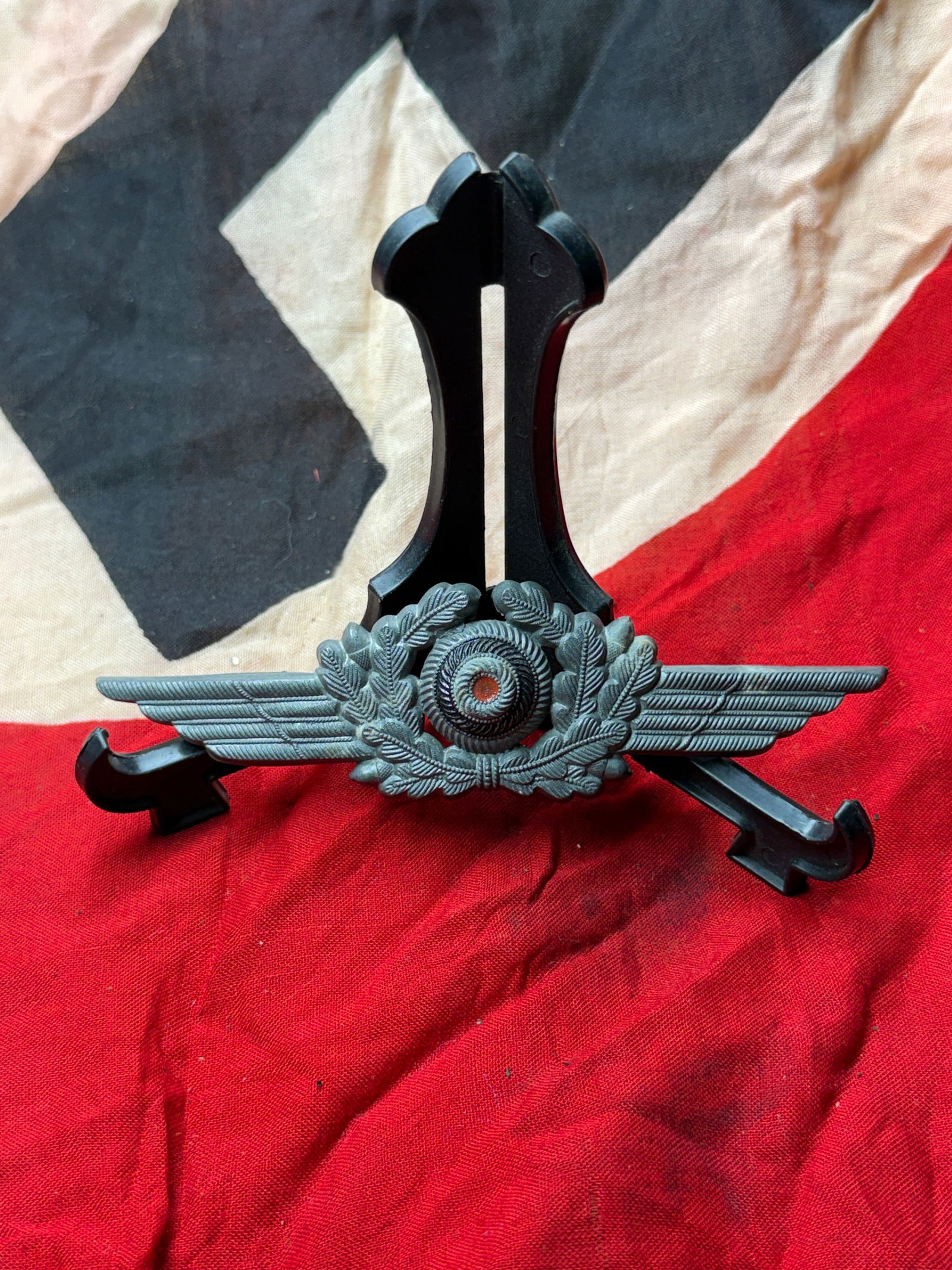 WW2 German Luftwaffe Observer Badge (Flugzeugführer- und Beobachterabzeichen), Third Reich Germany,: This original German Luftwaffe Observer Badge was awarded during the Second World War to qualified aircrew members who completed the required training and operational service as observers. The badge f