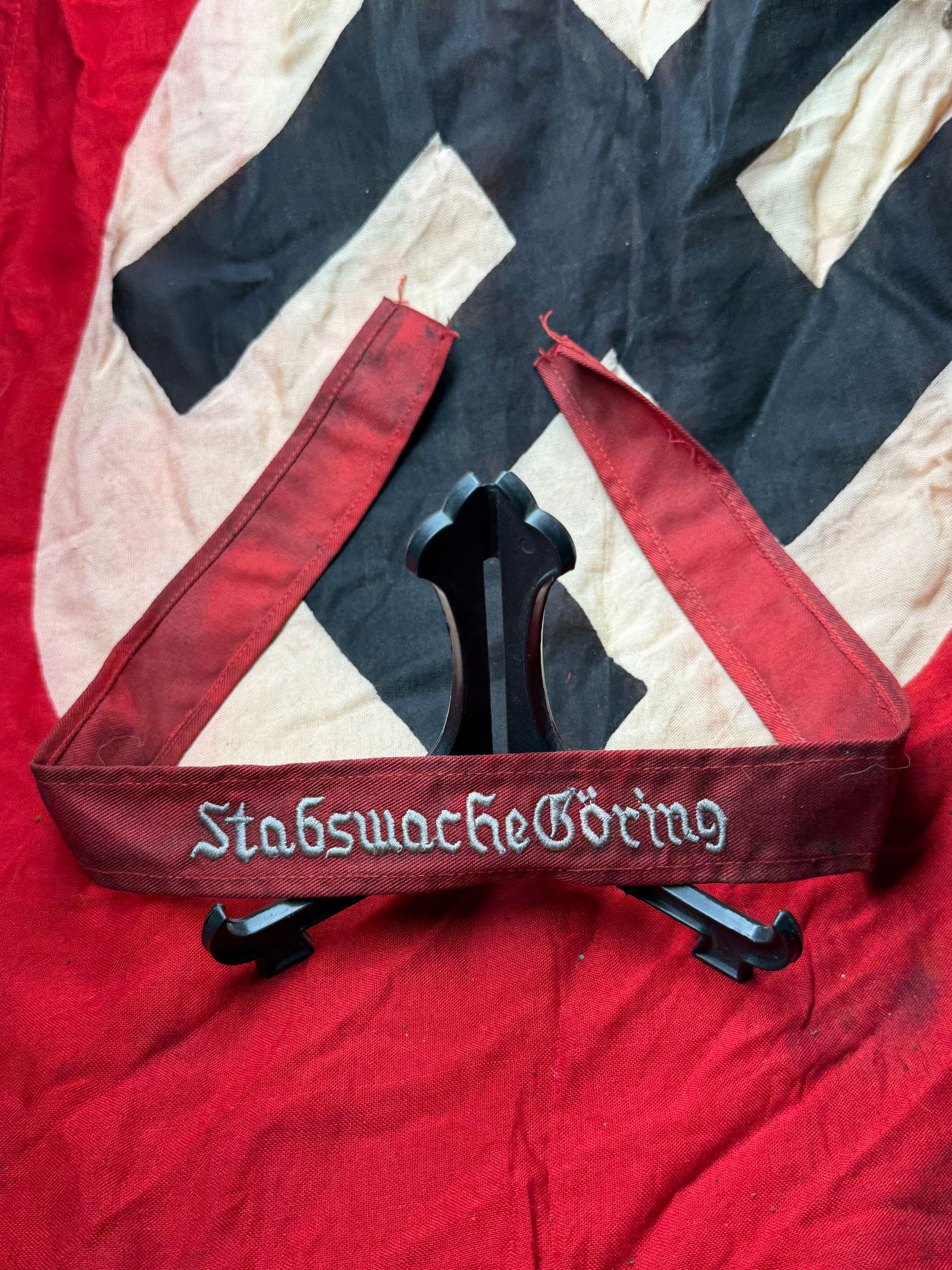 WW2 German Cuff Title “Stabswache Göring?? (Staff Guard Göring): This embroidered cuff title bears the inscription “Stabswache Göring” and was worn on the uniform sleeve of members assigned to the personal staff guard of Hermann Göring, one of the highest