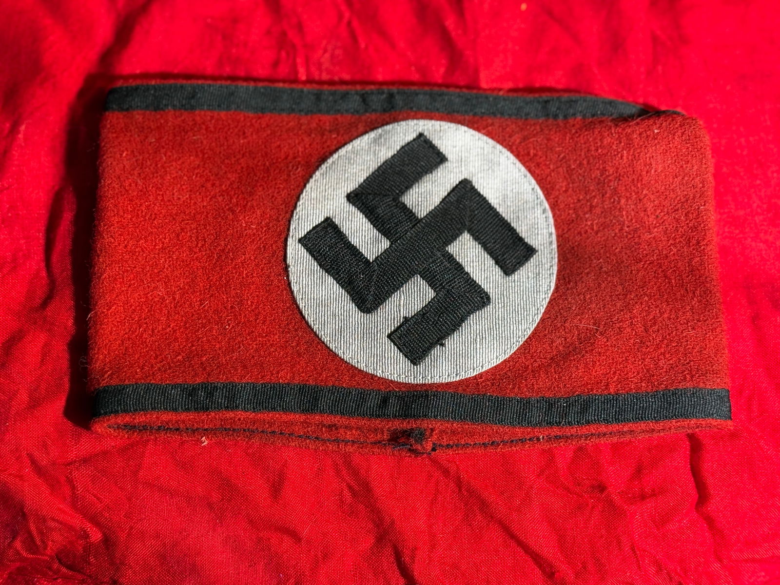 Rare WW2 German Waffen SS Armband With RZM Cloth Tag (1 of 3)