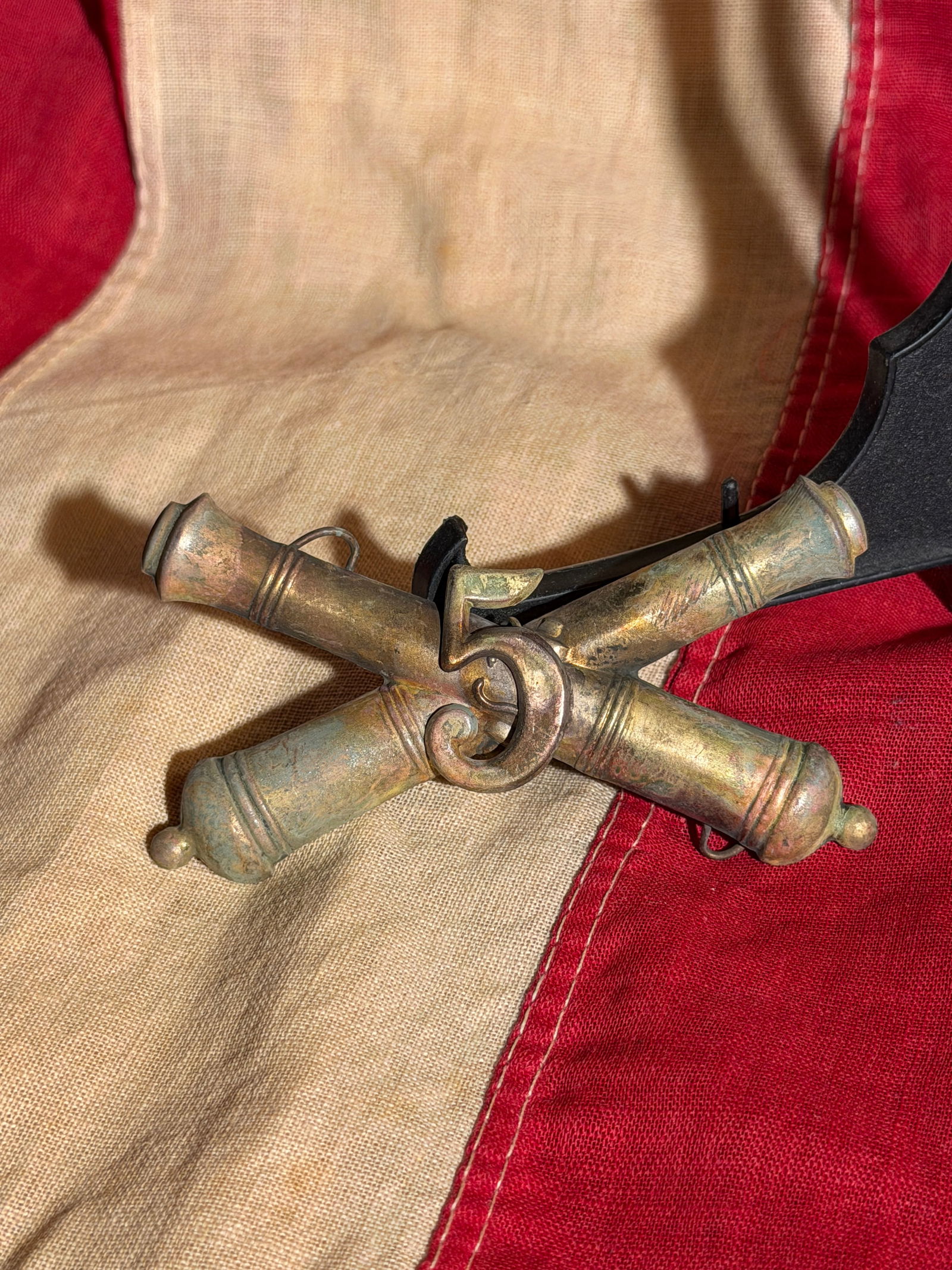Civil War Crossed Cannons Military Insignia, Artillery Branch Device (1 of 4)