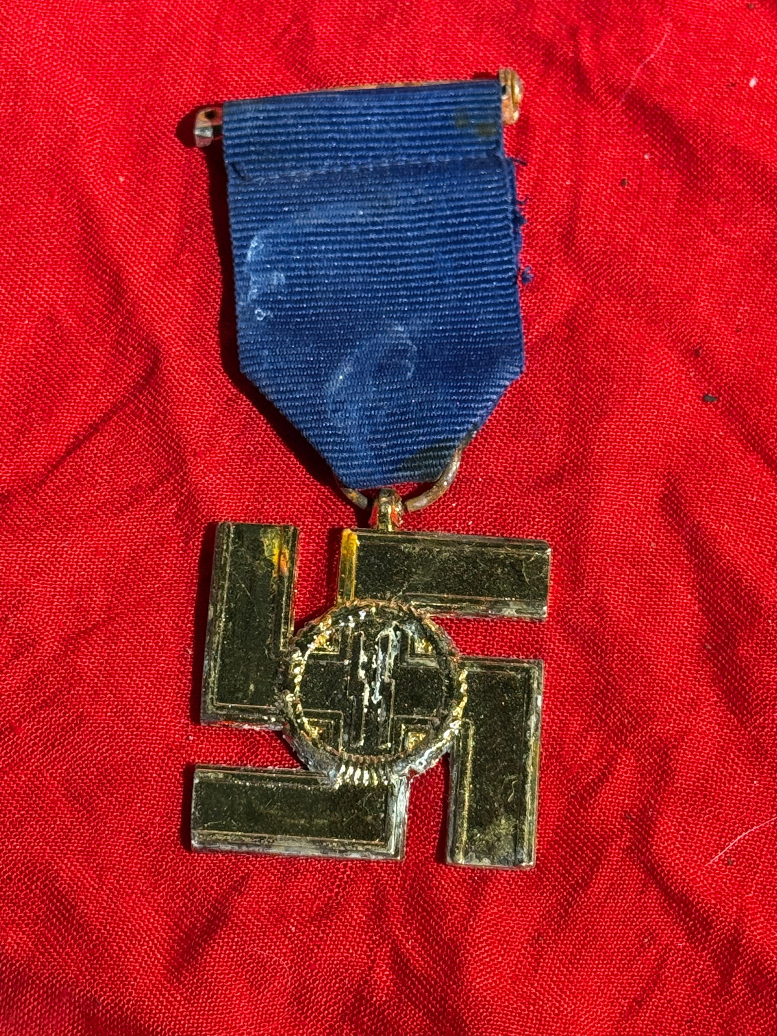 WW2 German Police Long Service Cross (12-Year Service), Nazi Germany, instituted 1938: Service decoration awarded to members of the German Ordnungspolizei (Order Police) during the Third Reich to recognize extended periods of loyal service. Instituted on 30 January 1938, the Police Long