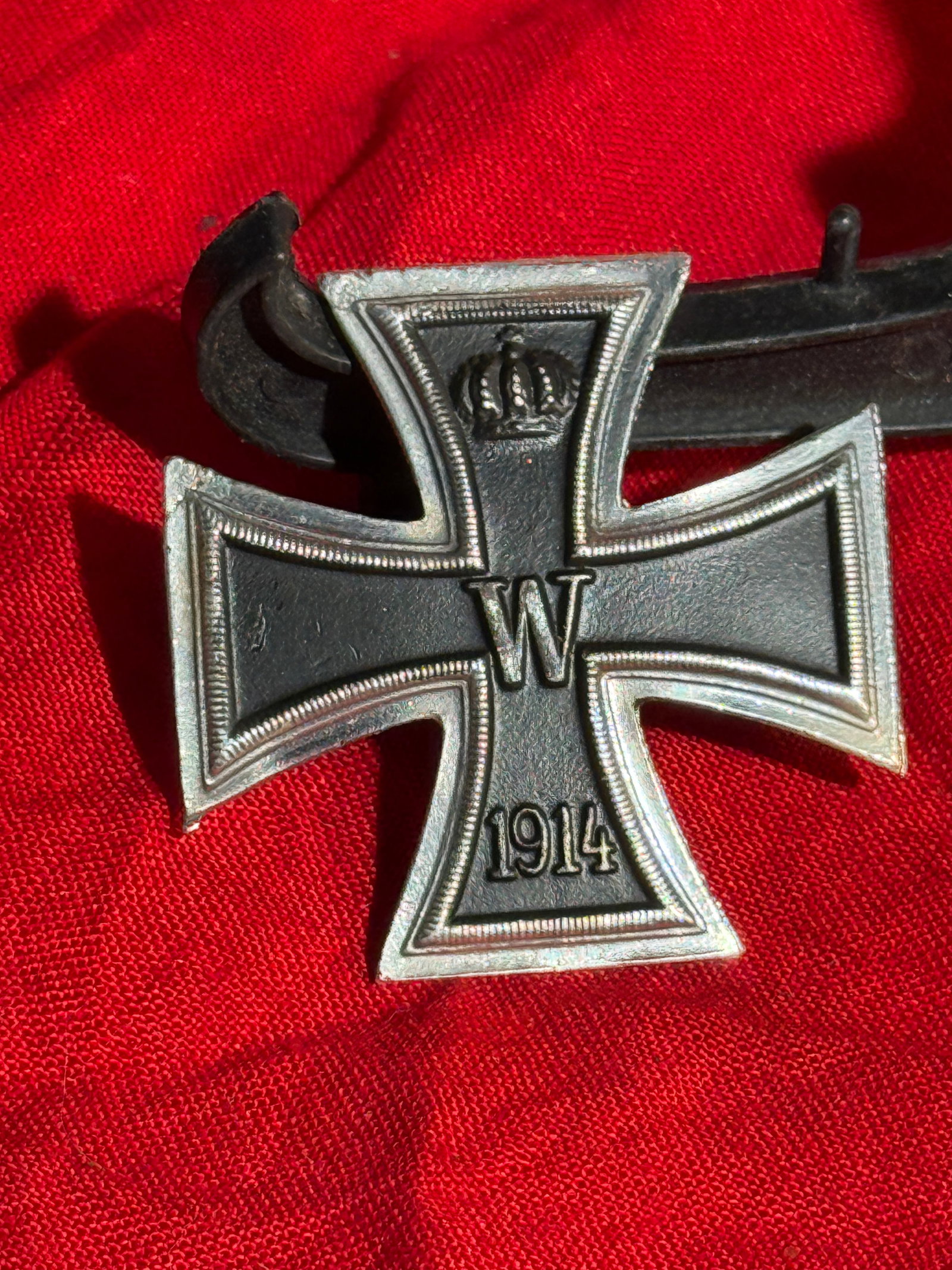 WW1 Iron Cross, Second Class (Eisernes Kreuz II. Klasse), Germany, 1914 Pattern: Military decoration in the form of a black Iron Cross with a silver-colored frame, originally instituted by King Friedrich Wilhelm III of Prussia and reintroduced for World War I in 1914 by Kaiser Wil