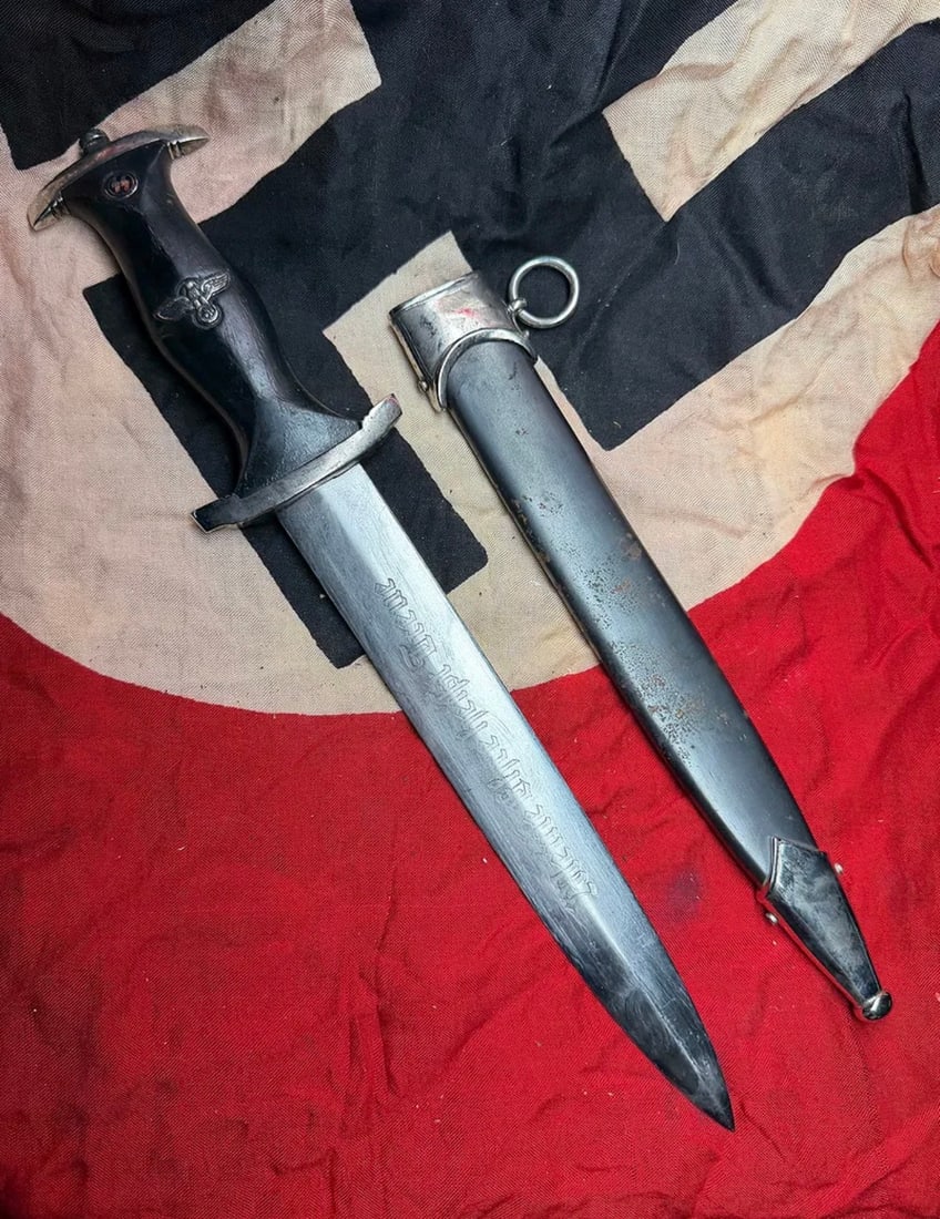 WW2 German Waffen SS Engraved Blade Dagger (Dienstdolch), Model 1933 By RZM M7/36 (1 of 10)