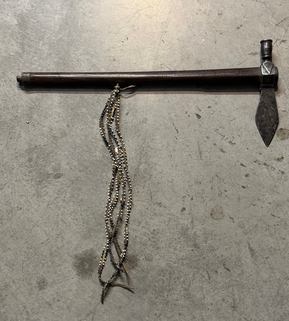 1875 Native American Indian U.S. Pipe Tomahawk with Engraved Blade and Beadwork (1 of 18)