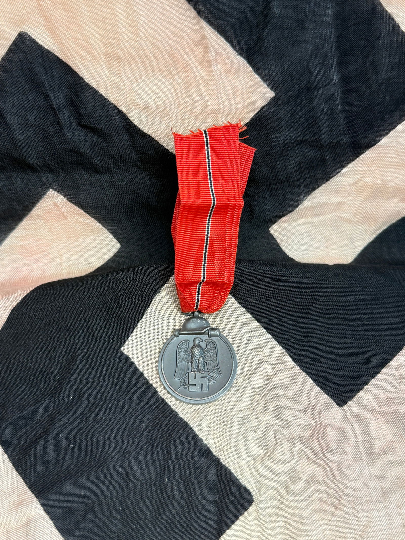 WW2 German Eastern Front Medal (“Winter Battle in the East 1941–42??) (1 of 5)