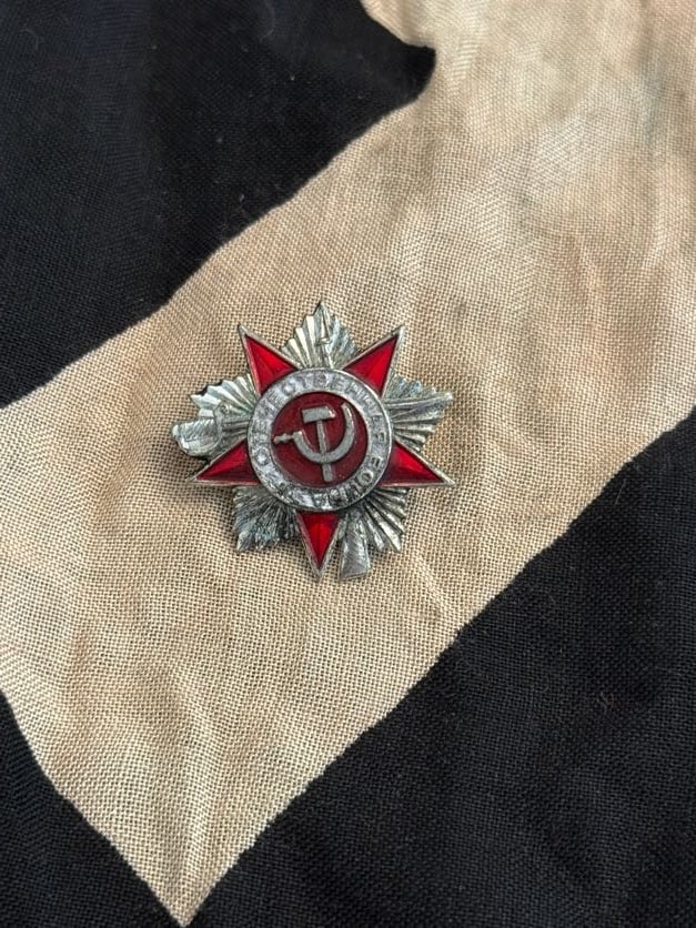 World War II Soviet Order of the Patriotic War–Style Badge (1 of 2)