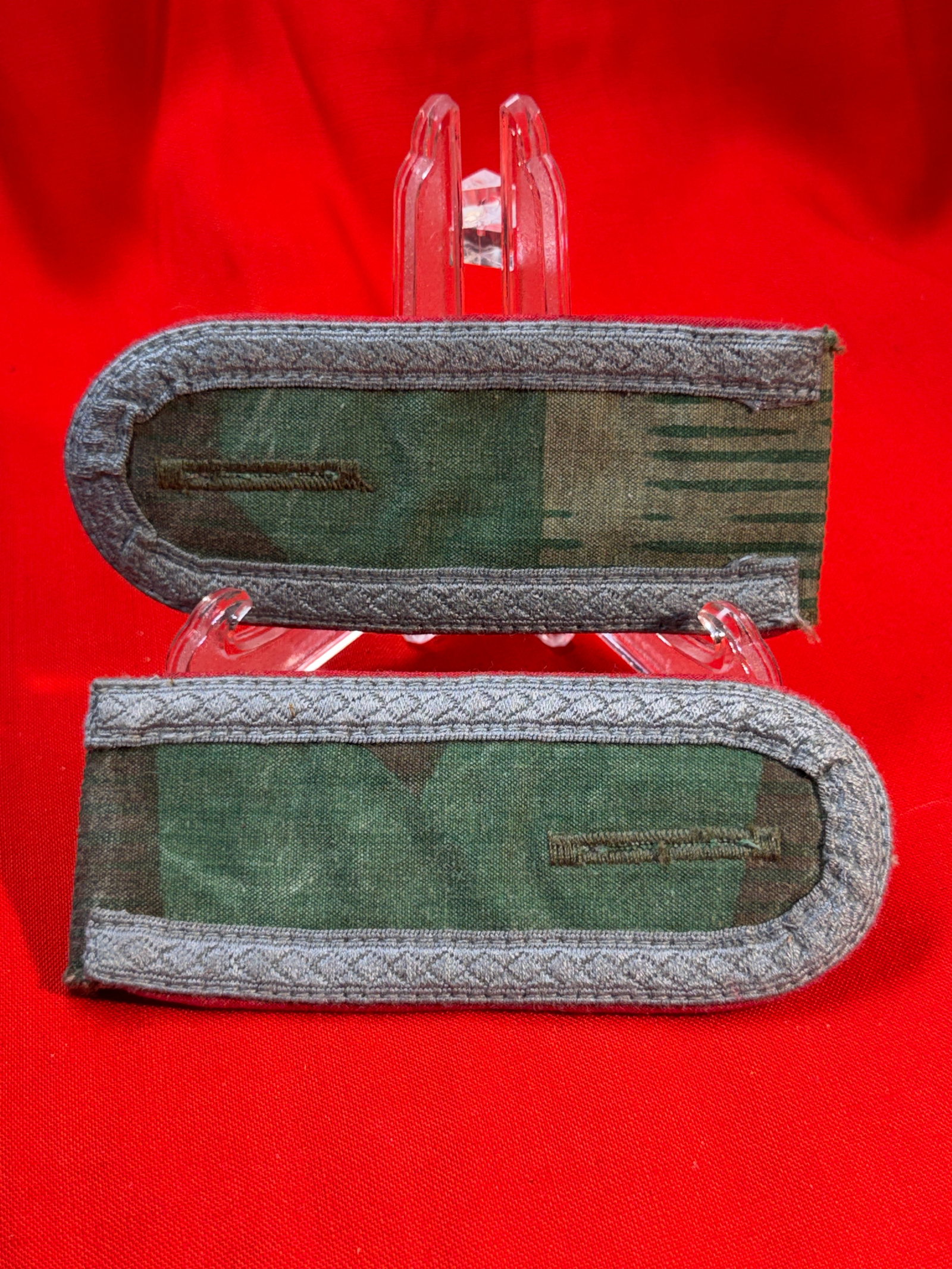 WW2 German Waffen-SS Totenkopf Officer Tunic Shoulder Boards (Pair) (1 of 3)