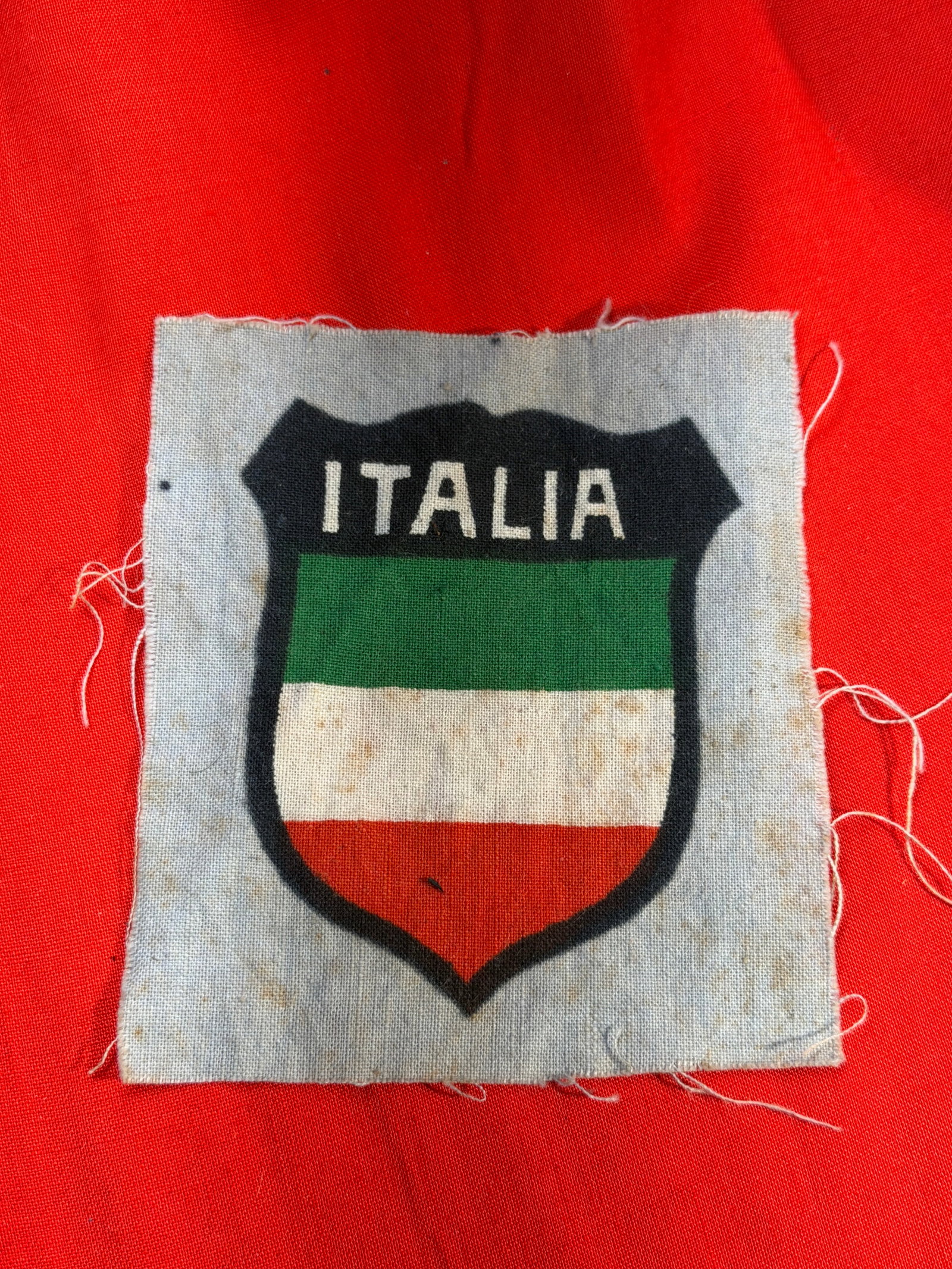 WW2 Italian Campaign “ITALIA?? Printed Shield Sleeve Patch (1 of 3)