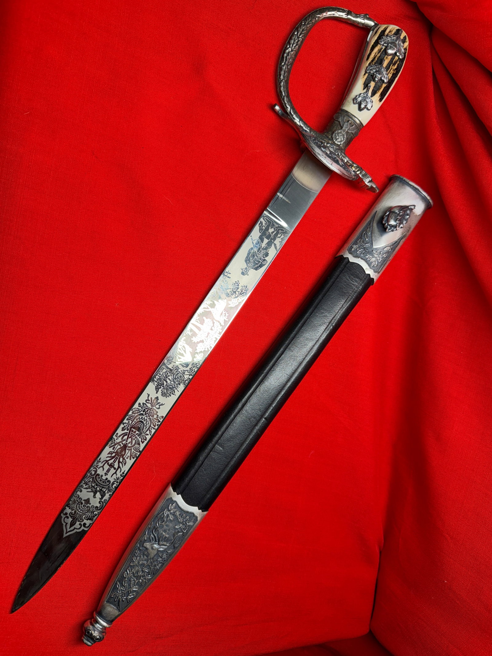 WW2 German-Style Ornate Hunting Dagger with Etched Blade, Eagle Motif, and Scabbard (1 of 15)