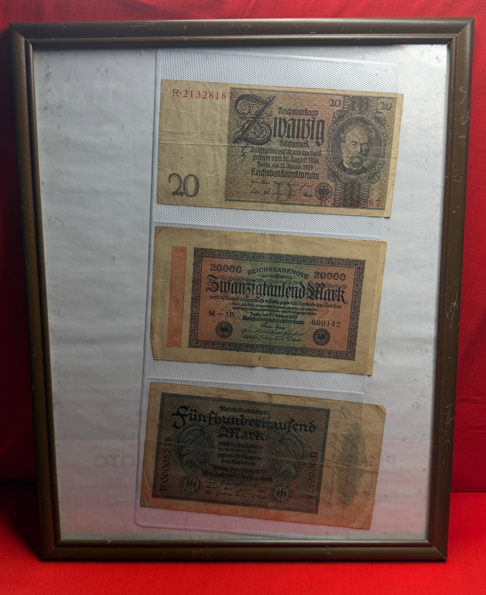 Framed WW2 German Banknote Display with Mixed Reichsbank Issues (1 of 3)